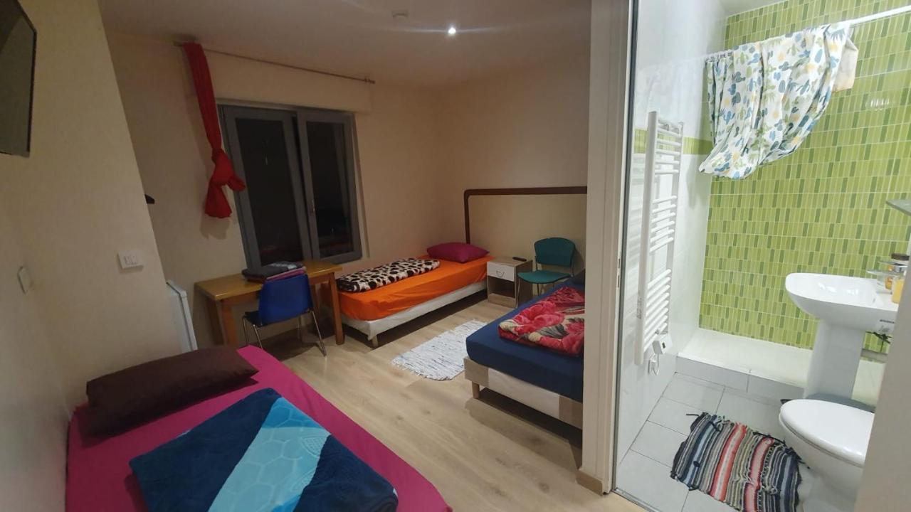 Hotel Le Privilege 라쿠르뇌브 외부 사진