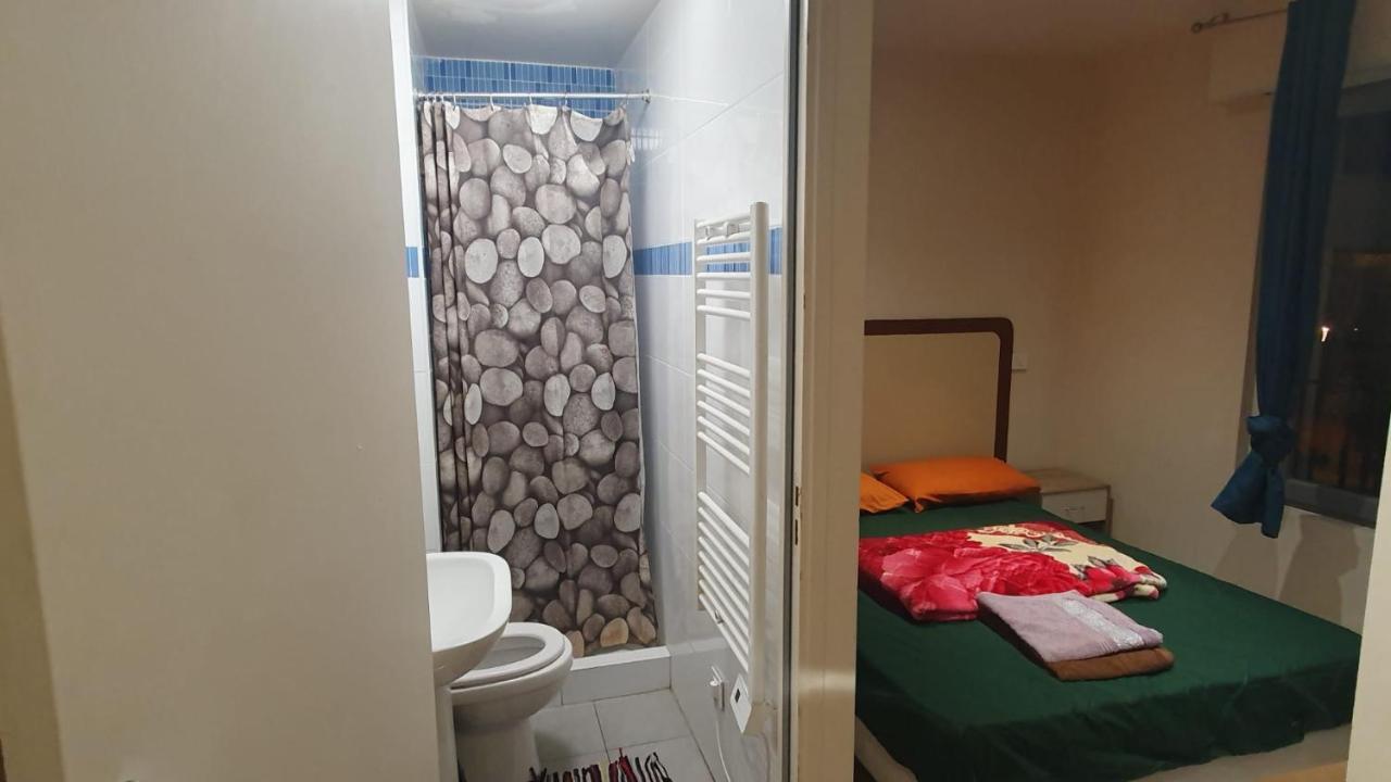 Hotel Le Privilege 라쿠르뇌브 외부 사진