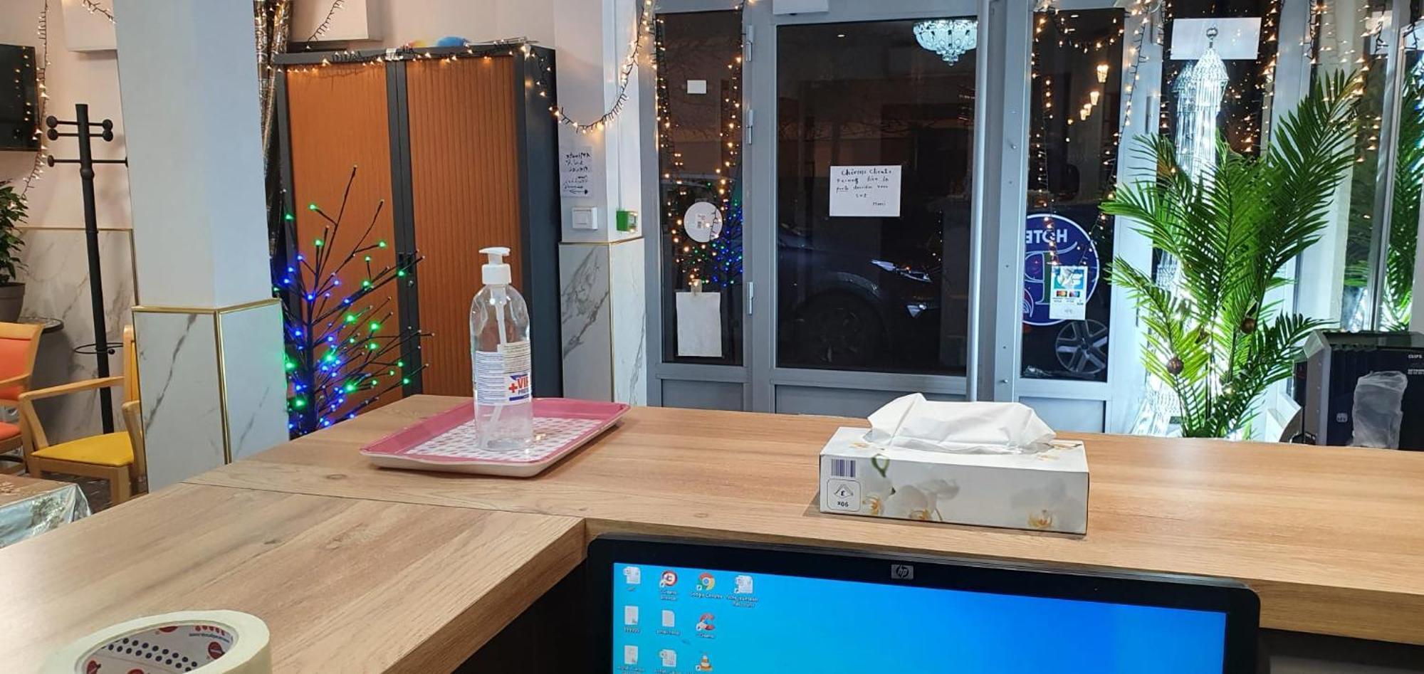 Hotel Le Privilege 라쿠르뇌브 외부 사진